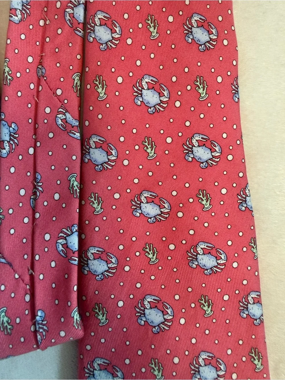 Vineyard Vines Kids Coral and Crabs Patterned Silk Tie